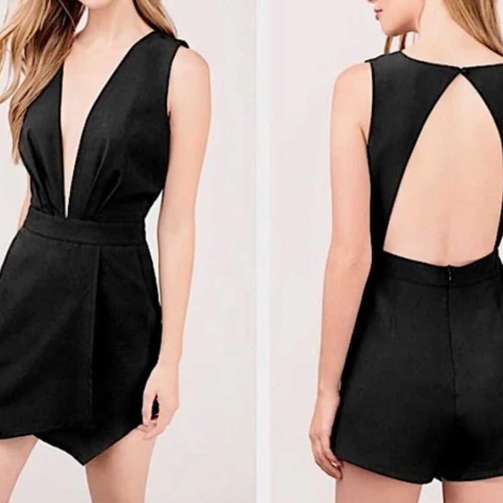 Tobi Get Low Plunge V Neck Black Romper Size Small